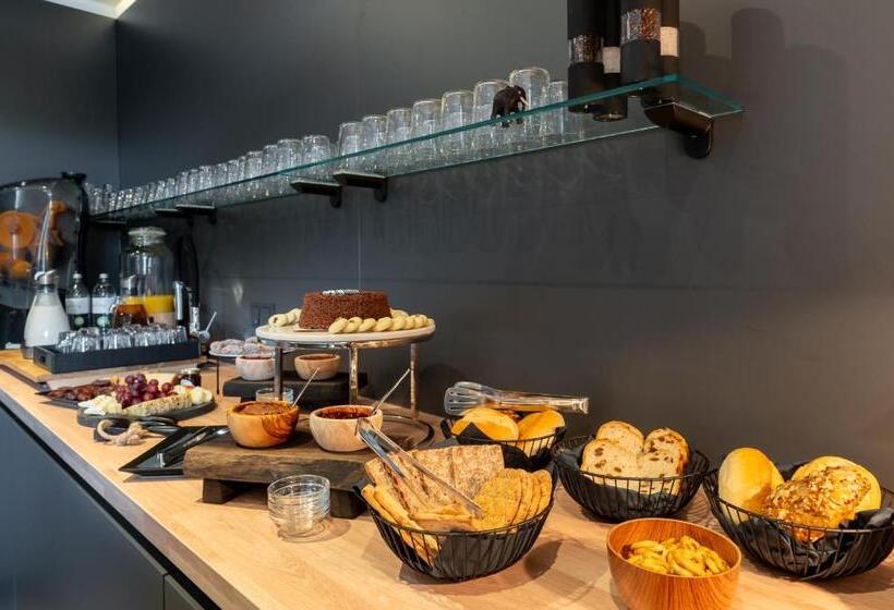 اتاق لوکس, Sellmann´s Boutique