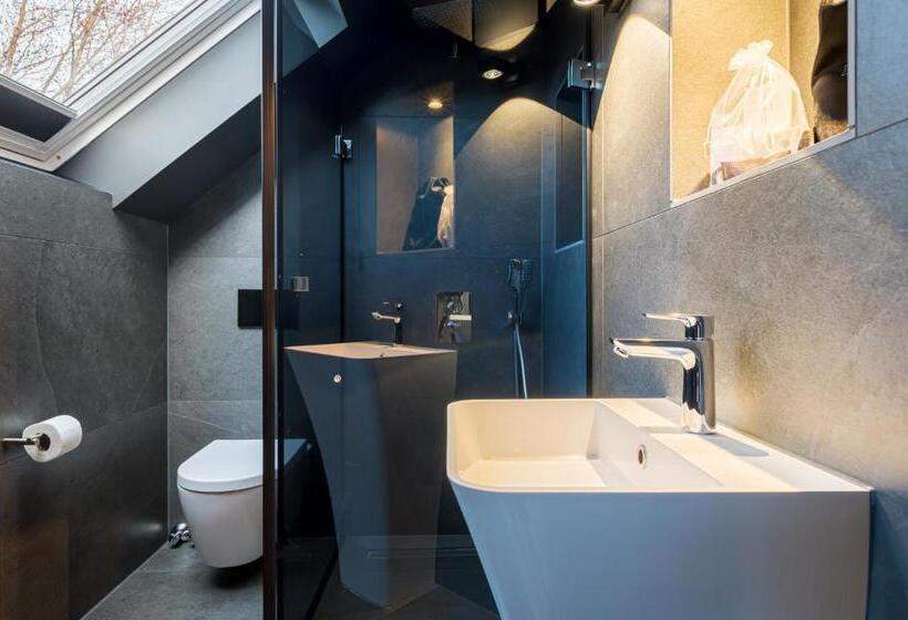 سوییت خانوادگی, Sellmann´s Boutique