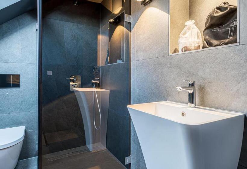 سوییت خانوادگی, Sellmann´s Boutique