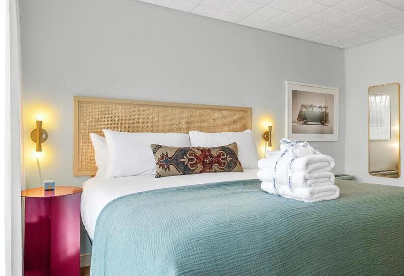 身障者適用キングサイズベッドルーム, The Starlight Motor Inn