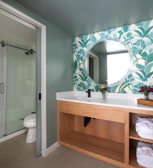 スタンダードルーム, The Starlight Motor Inn