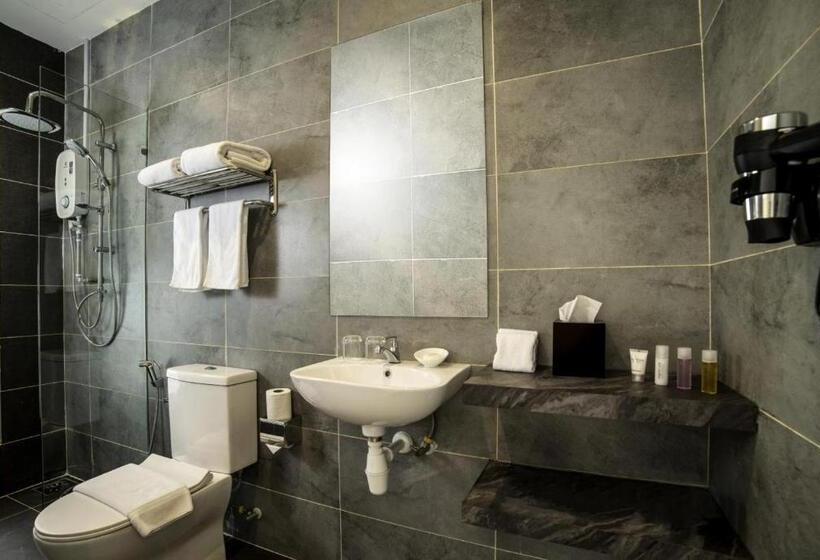 スーペリアスタジオ, The Signature Serviced Suites Puchong