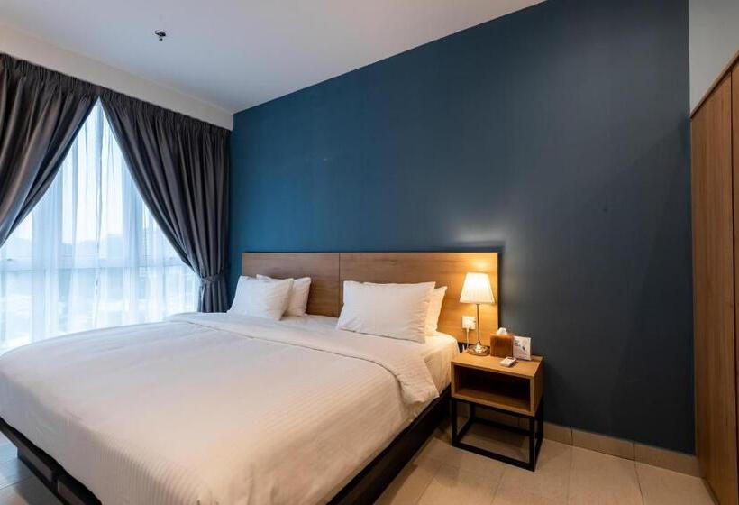 ファミリーステューディオ, The Signature Serviced Suites Puchong