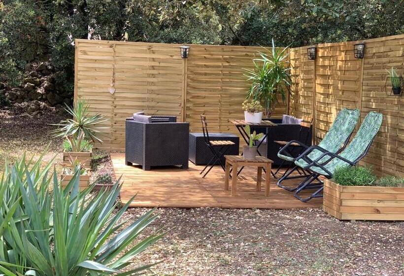 Номер Стандарт Вид на Сад, Chambre D Hôte à La Maison Du Petit Bois 4 étoiles