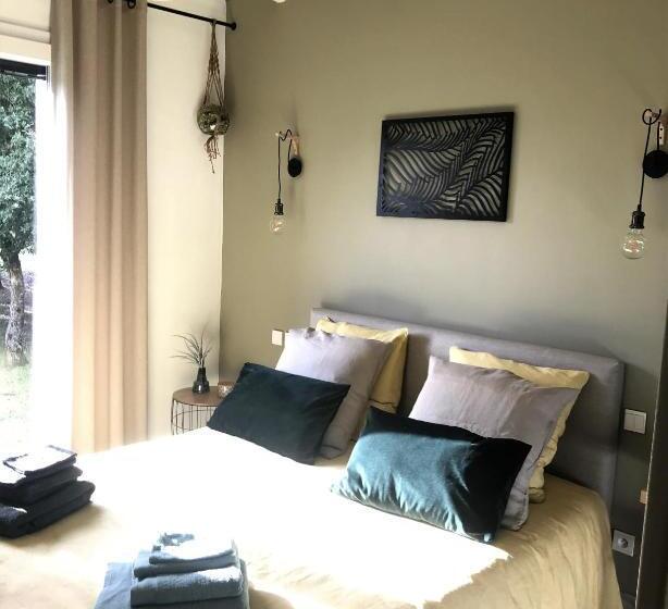 Номер Стандарт Вид на Сад, Chambre D Hôte à La Maison Du Petit Bois 4 étoiles