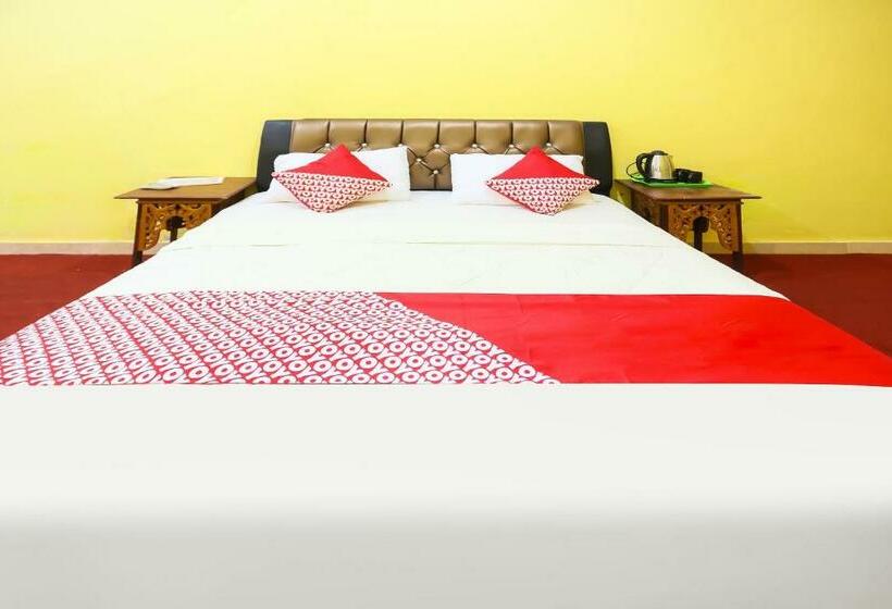 带大床的豪华间, Oyo 91839 Penginapan Sulthan Penyengat Syariah