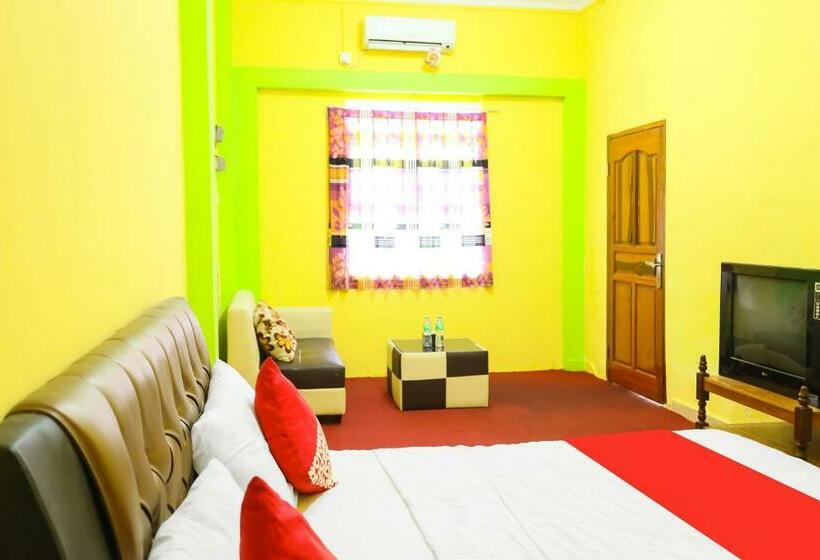 带大床的豪华间, Oyo 91839 Penginapan Sulthan Penyengat Syariah