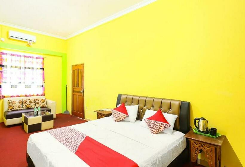 带大床的豪华间, Oyo 91839 Penginapan Sulthan Penyengat Syariah