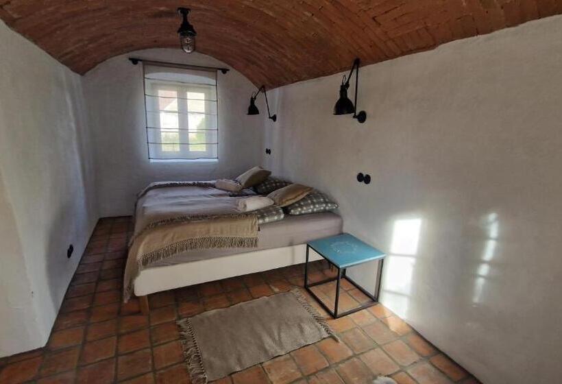 Дом 2 Спальни, Ořechový Dvůr