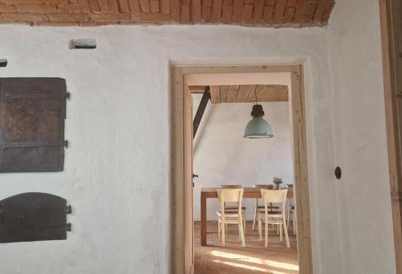 Дом 2 Спальни, Ořechový Dvůr