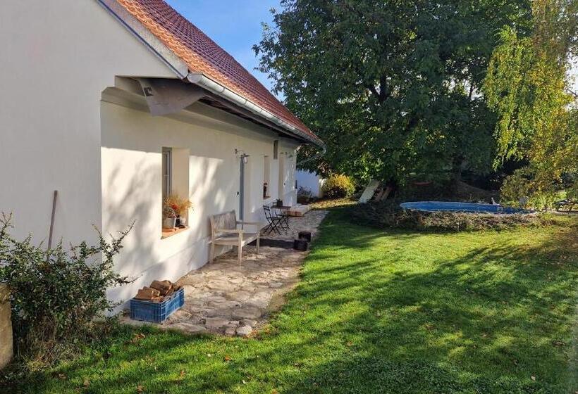 Дом 2 Спальни, Ořechový Dvůr