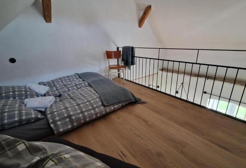 Дом 2 Спальни, Ořechový Dvůr