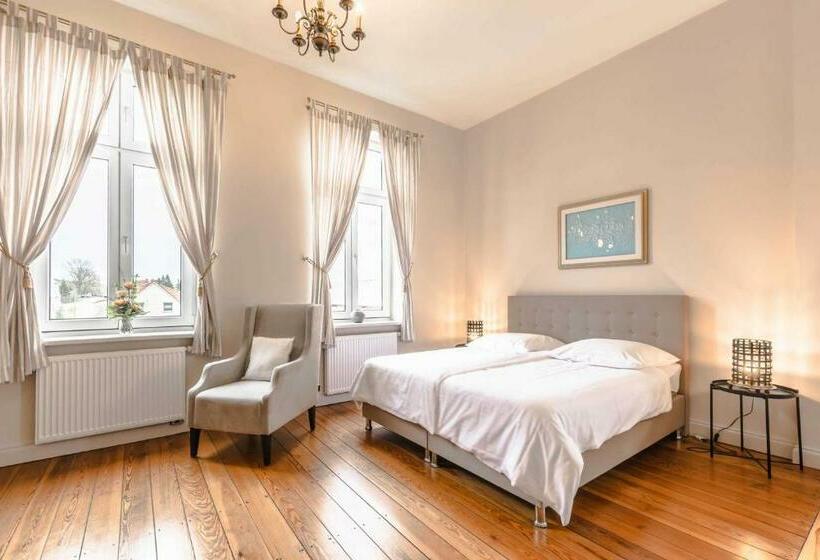 דירת חדר, Schlosshotel Gross Koethel