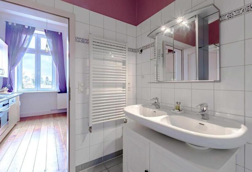 דירת חדר, Schlosshotel Gross Koethel