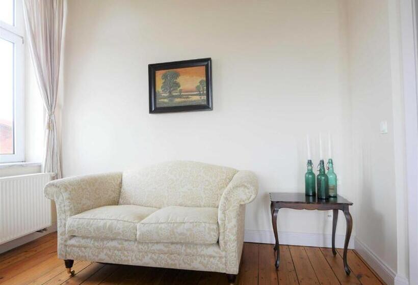 דירת חדר, Schlosshotel Gross Koethel