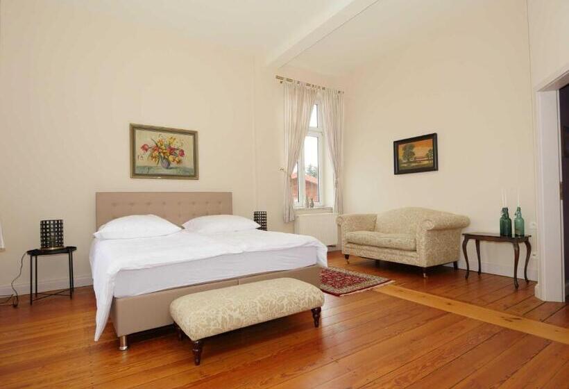 דירת חדר, Schlosshotel Gross Koethel