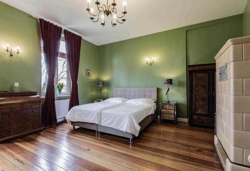 Номер Стандарт Трехместный, Schlosshotel Gross Koethel