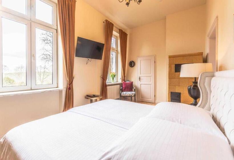 Номер Стандарт, Schlosshotel Gross Koethel