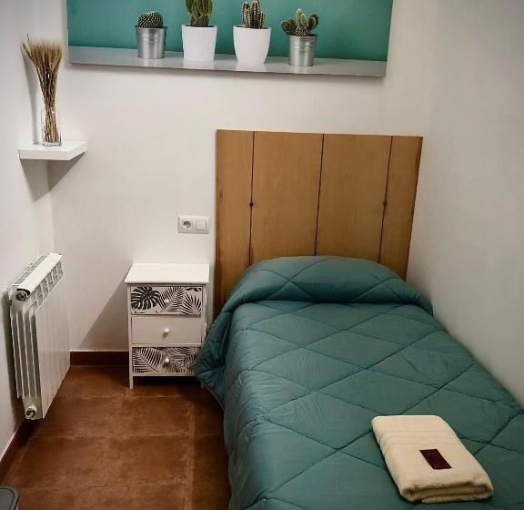 标准单人间共用浴室, Albergue Fillobal