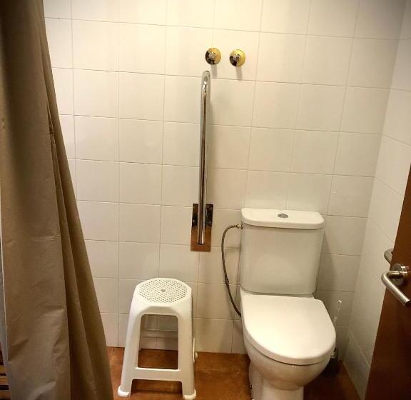 带共用浴室的标准房间, Albergue Fillobal