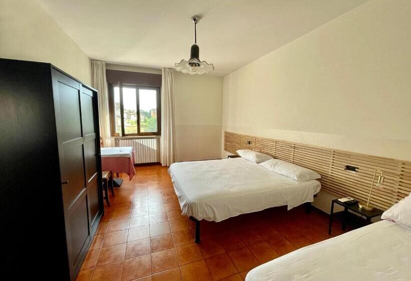 标准三人间, A Paranza