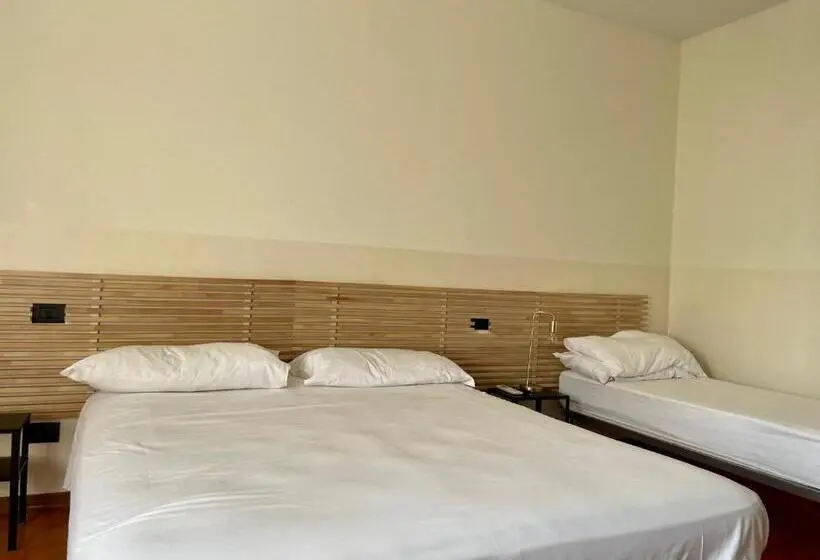 Standard Kolmen Hengen Huone, A Paranza