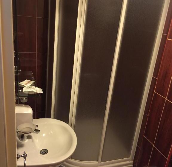 اتاق لوکس, Bed & Breakfast Karavan