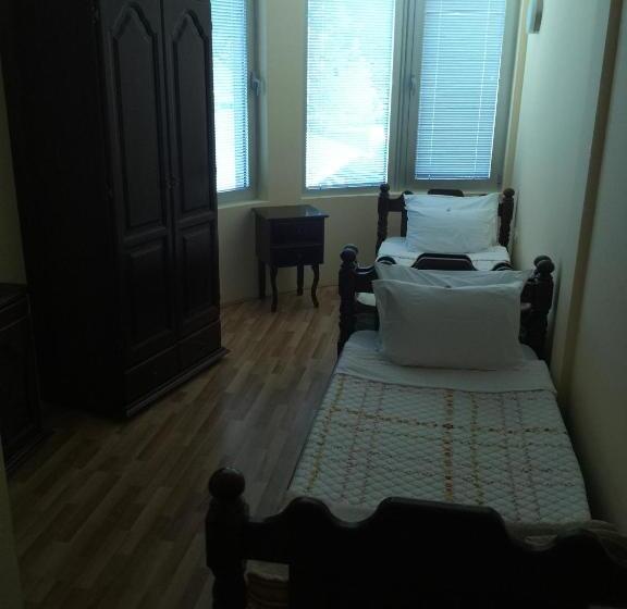 اتاق لوکس, Bed & Breakfast Karavan