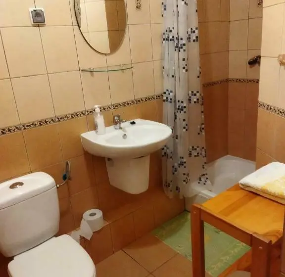 Standard Triple Room with Terrace, Pokoje Inulec