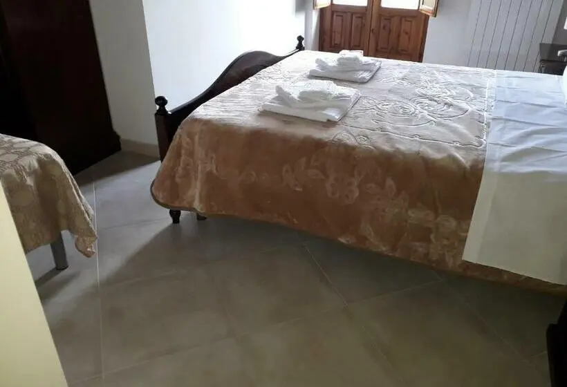 Standard Kolmen Hengen Huone, Quercia Antica