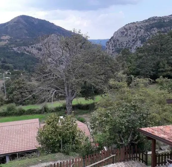Standard Kolmen Hengen Huone, Quercia Antica