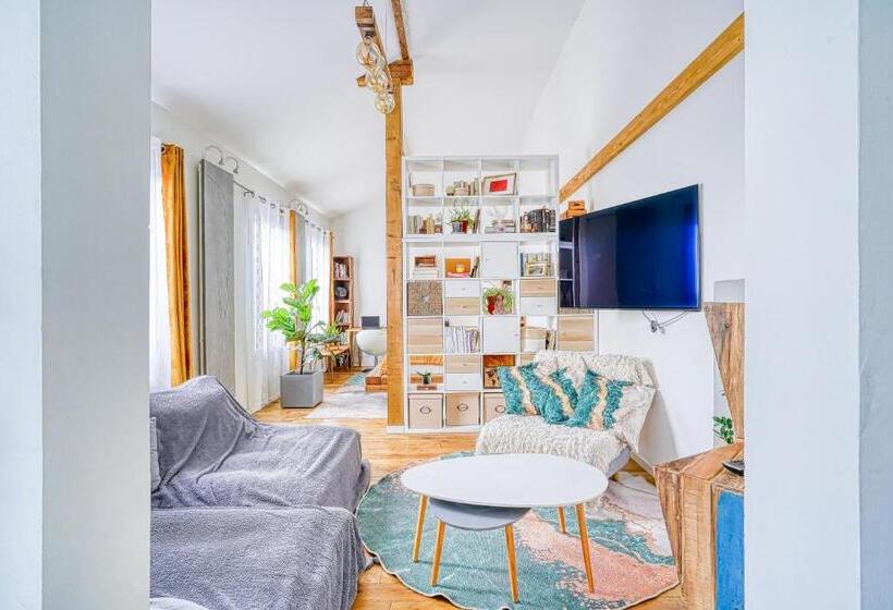 침실 1개 테라스 아파트, Greg & Theo S