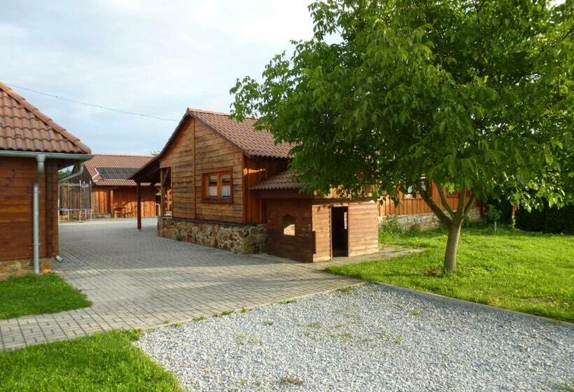 חדר סטנדרט, Restaurace Vráž