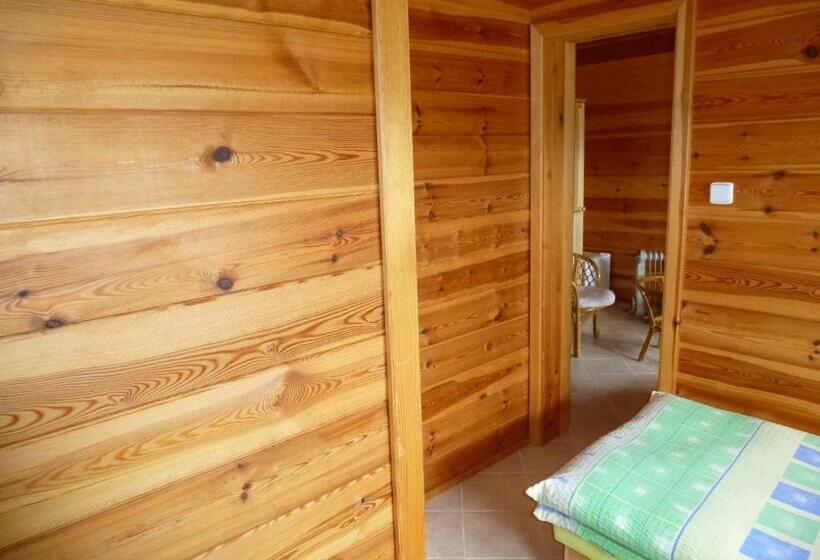 חדר סטנדרט לארבעה, Restaurace Vráž