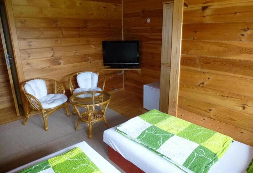 חדר סטנדרט לשלושה, Restaurace Vráž