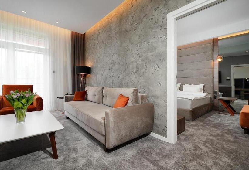 سوییت جونیور, Srbija Lux