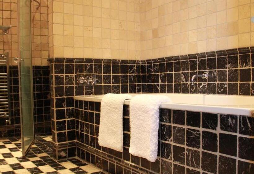 סטודיו סופריור, Chateau Le Mas De Montet