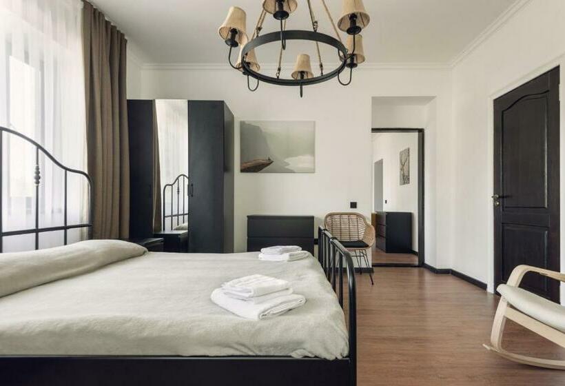 اتاق کلاسیک چهارنفره, Borovoe Country Club