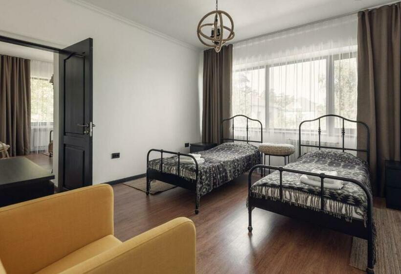 اتاق کلاسیک چهارنفره, Borovoe Country Club