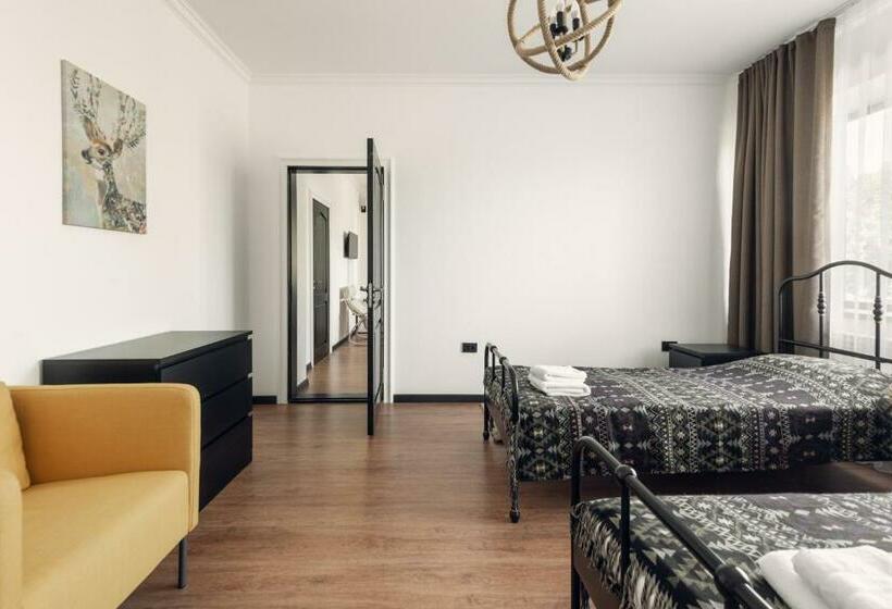 اتاق کلاسیک چهارنفره, Borovoe Country Club