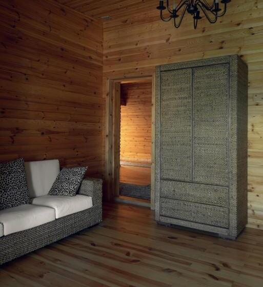 اتاق خانوادگی, Borovoe Country Club