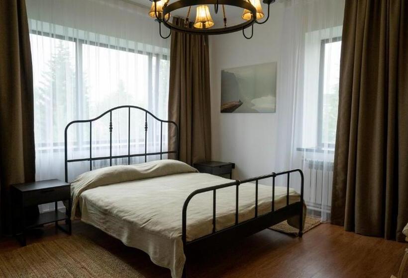 کلبه ییلاقی سوپریور یک خوابه, Borovoe Country Club