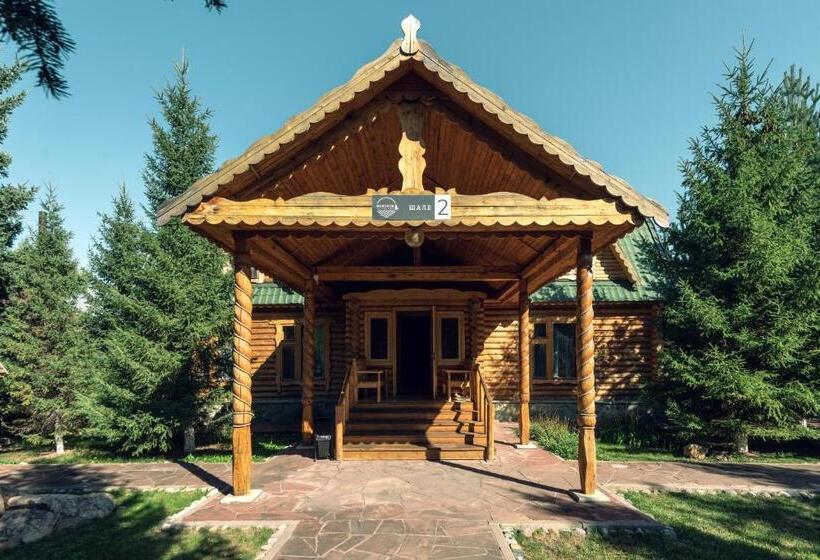 اتاق خانوادگی, Borovoe Country Club