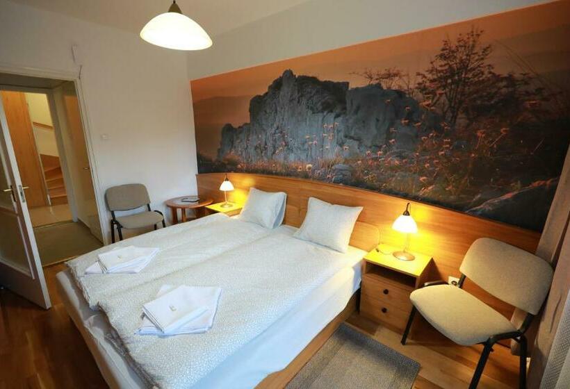 غرفة قياسية مزوَّدة بشُرفة, Geopark Vendégház