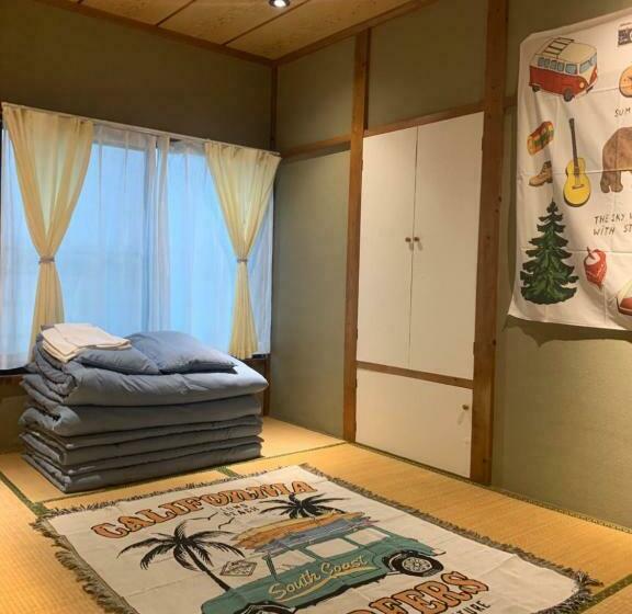 اتاق استاندارد سه تخته با سرویس بهداشتی مشترک, 海豚自由 イルカフリー Free Dolphin