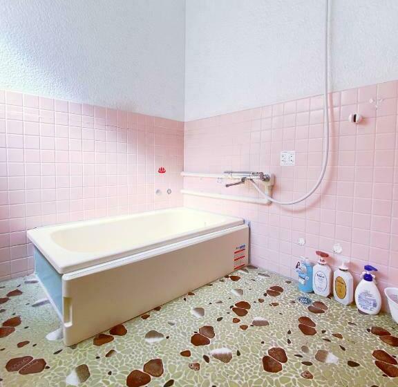 اتاق استاندارد سه تخته با سرویس بهداشتی مشترک, 海豚自由 イルカフリー Free Dolphin