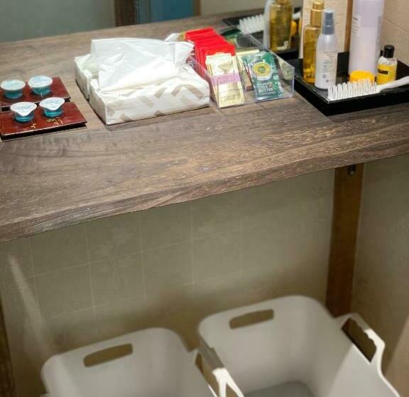 اتاق استاندارد سه تخته با سرویس بهداشتی مشترک, 海豚自由 イルカフリー Free Dolphin