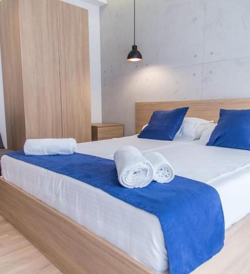 اتاق استاندارد با بالکن, Empire Luxury Apartments