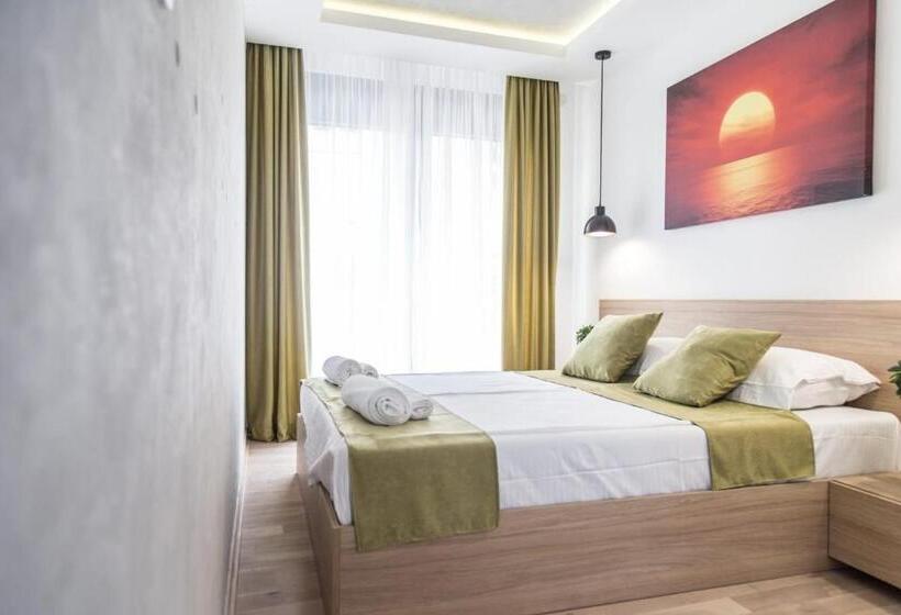 سوییت, Empire Luxury Apartments
