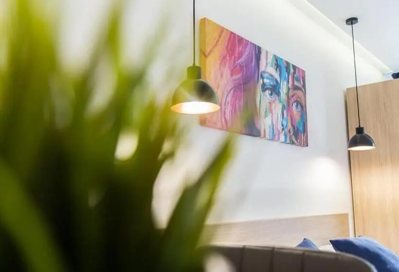 اتاق استاندارد, Empire Luxury Apartments